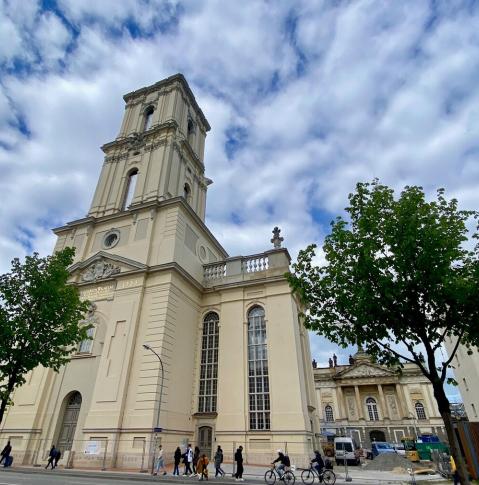 Blick auf die Garnisonkirche Potsdam