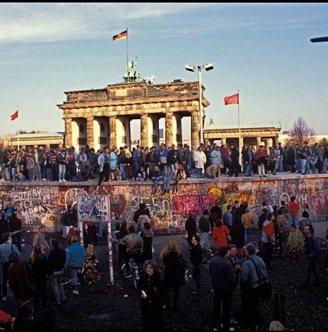 Mauerfall 1989 Berliner Mauer und Brandenburger Tor 1989